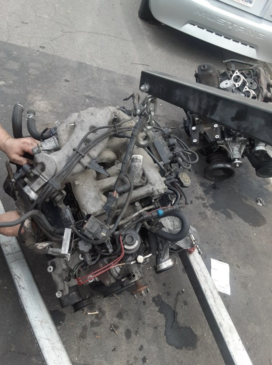 Tempe mobile mechanic during a service visit