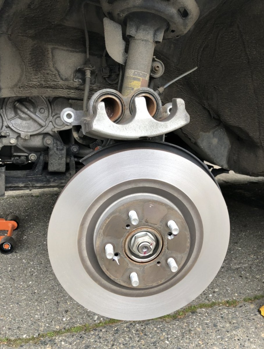 Tempe mobile mechanic during a service visit